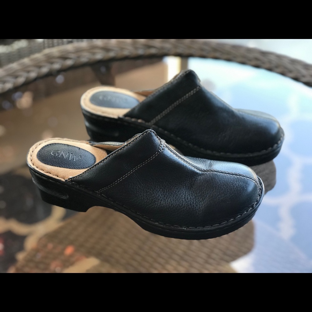 GNW Mule Clog Shoes Size 9.5
